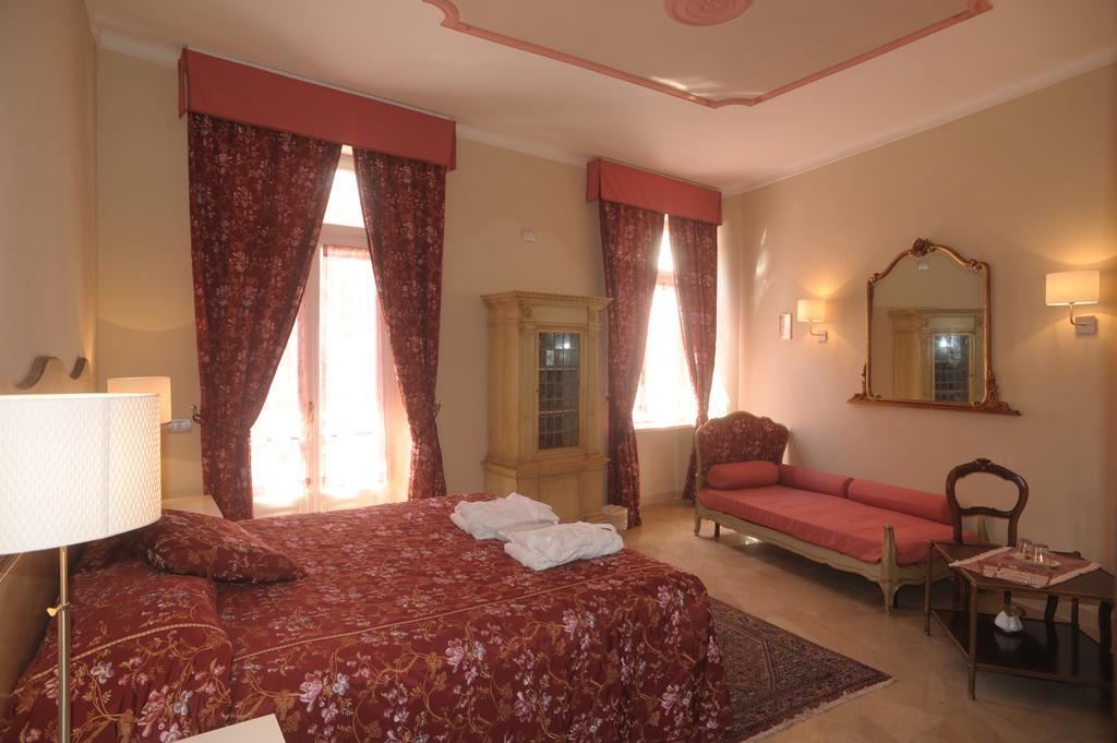 Relais Al Bel San Domenico Bed and Breakfast Alba  Camera foto