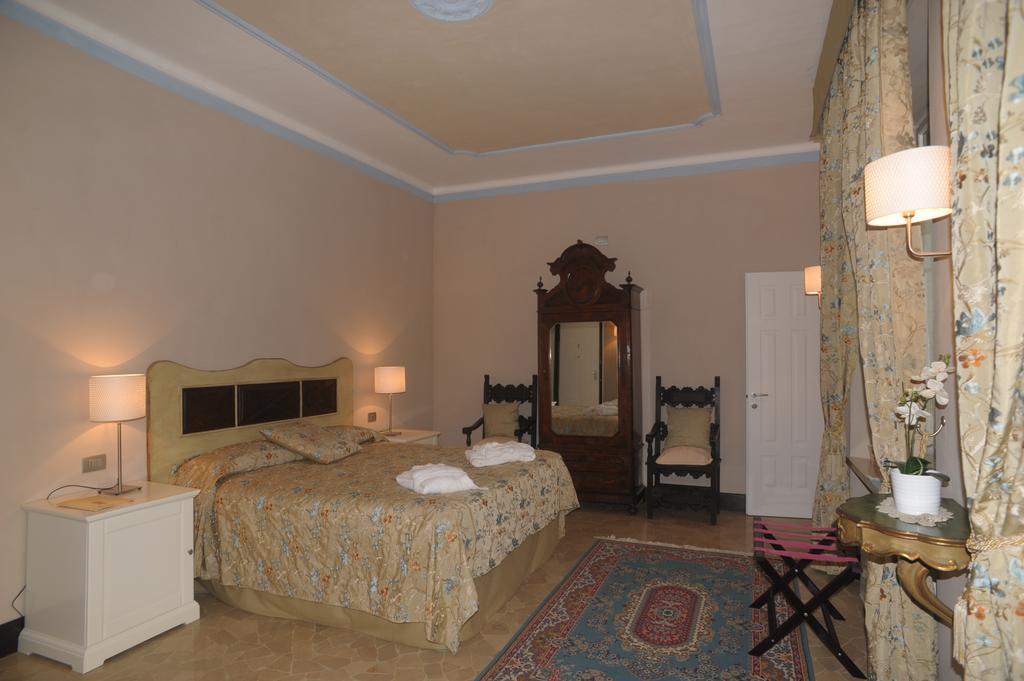 Relais Al Bel San Domenico Bed and Breakfast Alba  Camera foto